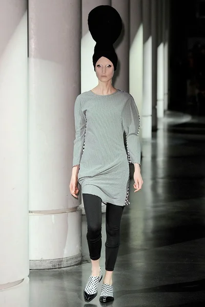 Look 28